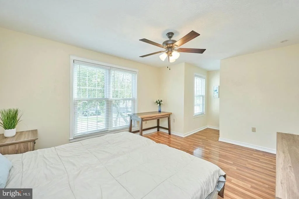 Photo of 806 RUST DRIVE NE