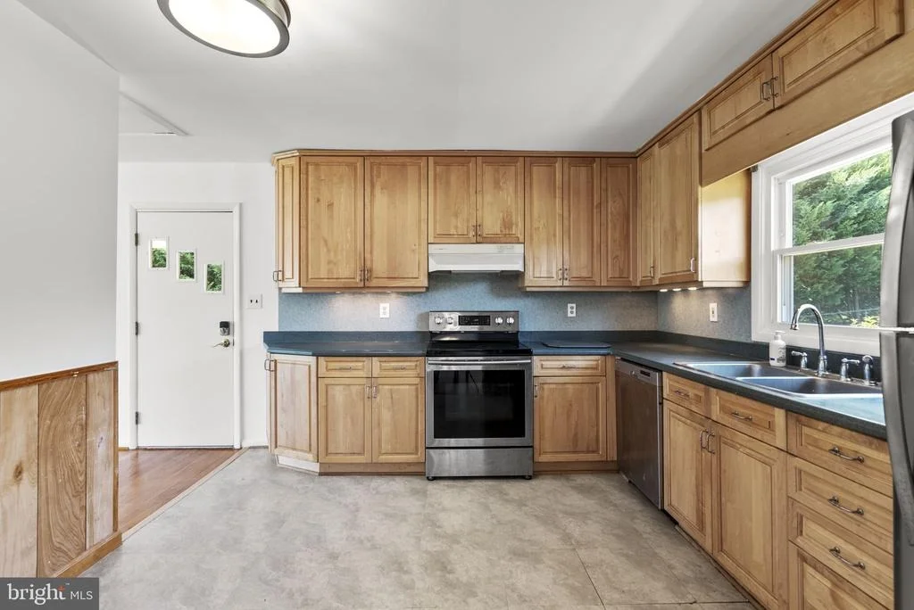 Photo of 18008 MUNCASTER ROAD