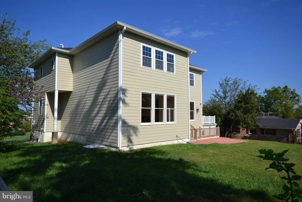 Photo of 8401 SUNSET DRIVE