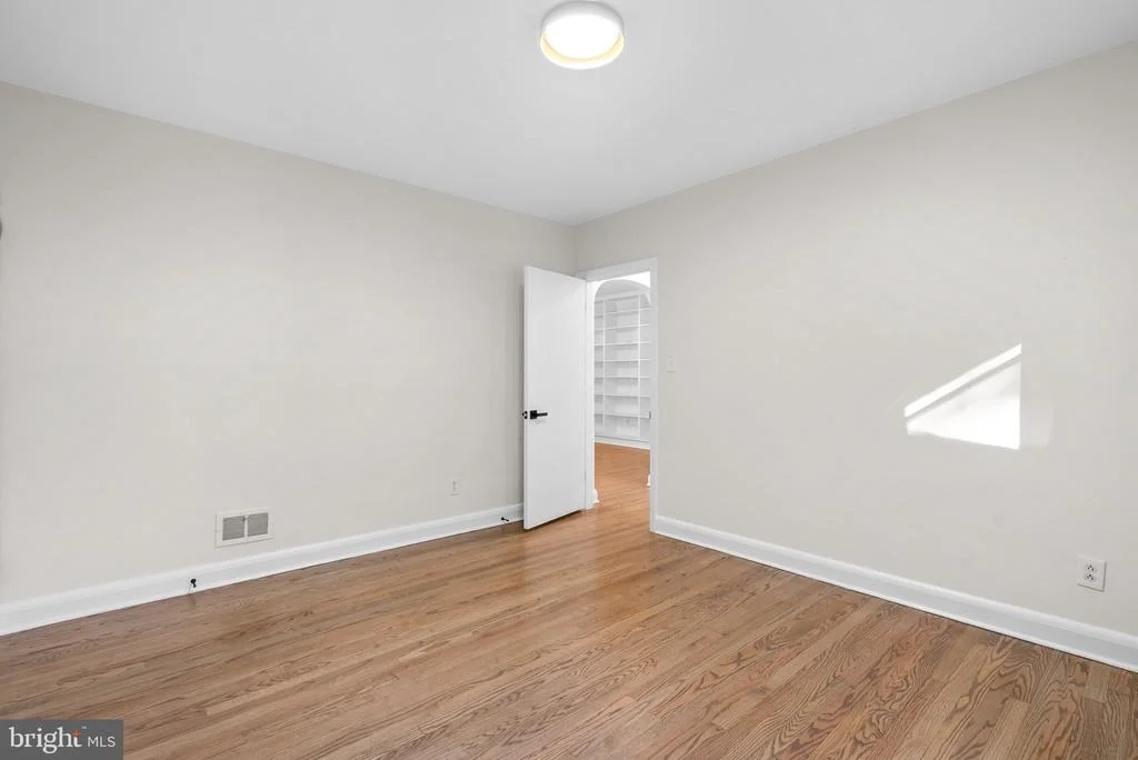 Photo of 531 FOREST VIEW ROAD