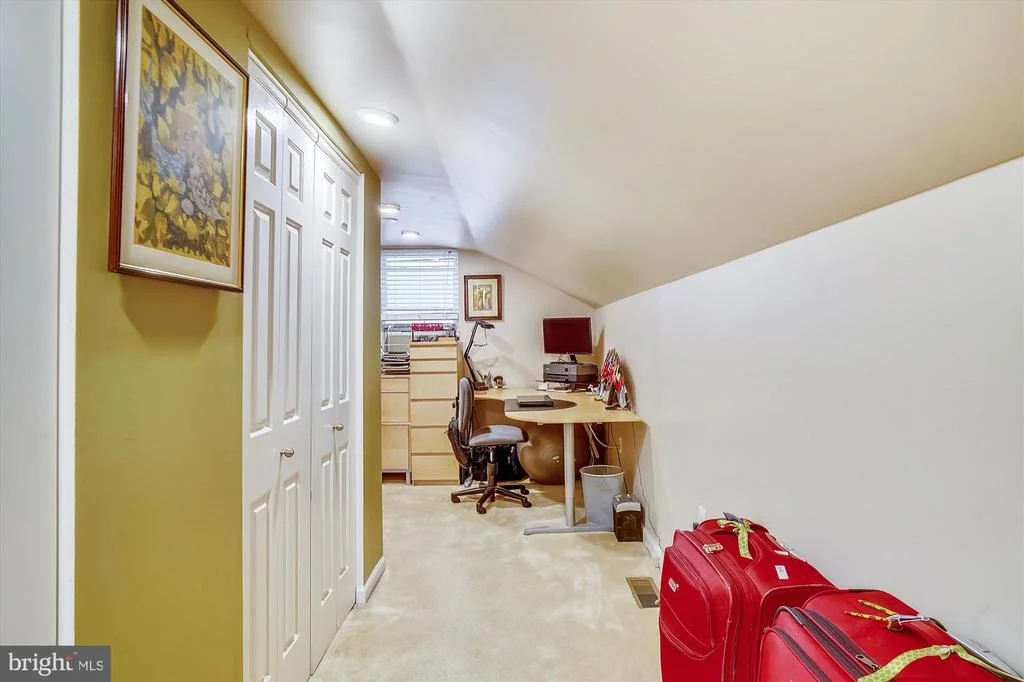Photo of 2410 HENSLOWE DRIVE
