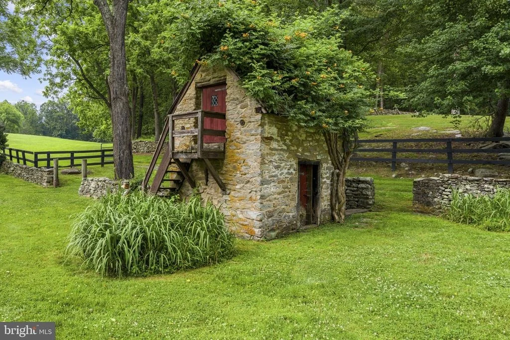 Photo of 6143 COON TREE ROAD