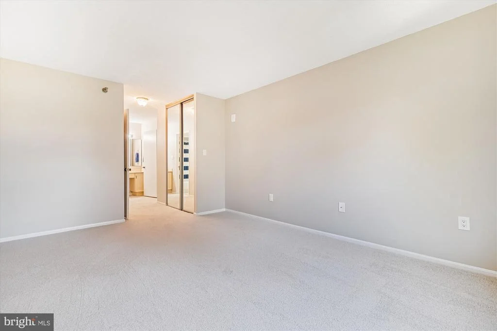Photo of Unit 3308 at 15115 INTERLACHEN DRIVE