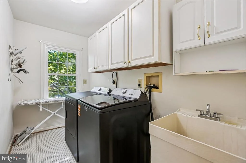 Photo of 9537 FOX HOLLOW