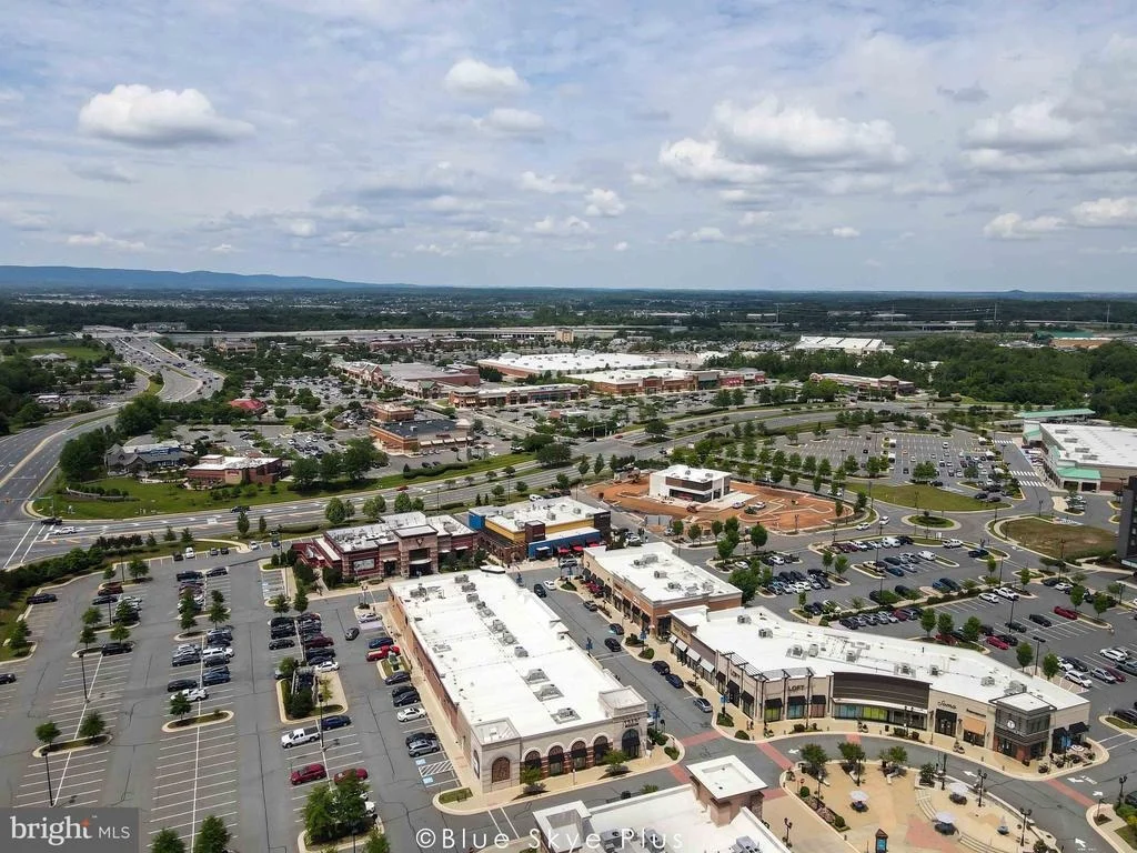 Photo of 8100 LANDFALL COURT