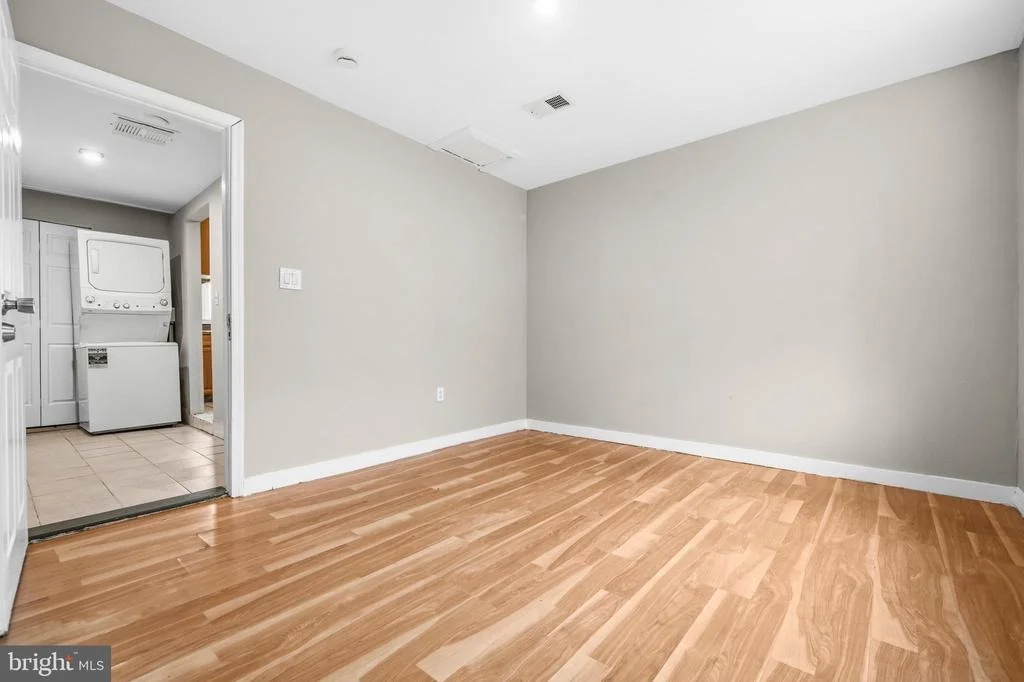 Photo of 809 EASTERN AVENUE