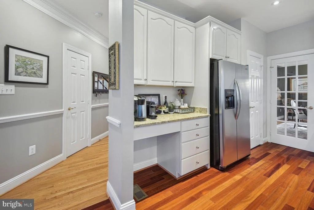 Photo of 10 MAPLECREST COURT
