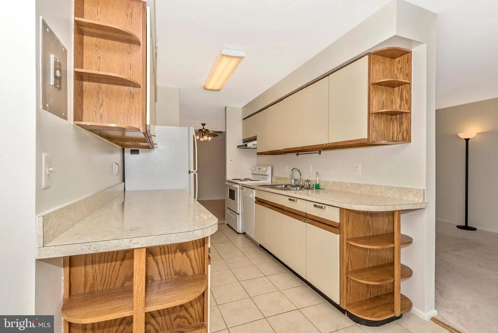 Photo of Unit 21 at 423 CHRISTOPHER AVENUE