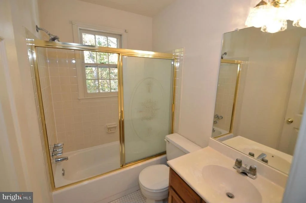 Photo of 8014 DIVING CLIFF LANE