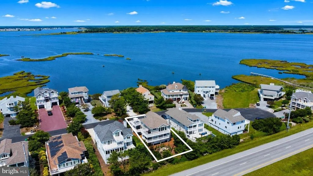 Photo of 36793 BAYSIDE DRIVE