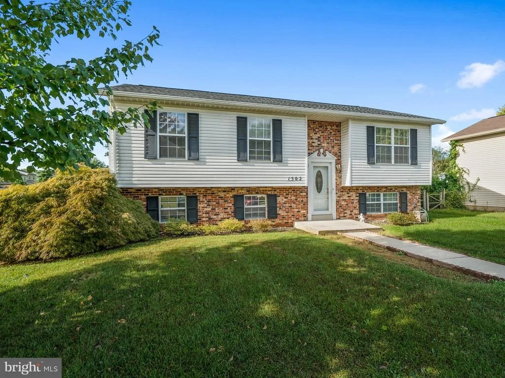 Photo of 1502 CEDARCREST LANE