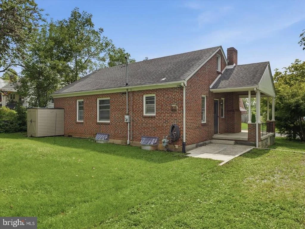 Photo of 939 VIEW STREET