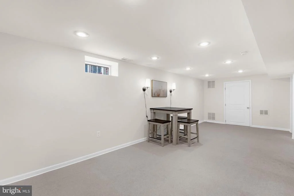 Photo of 1300 GILBERT PLACE