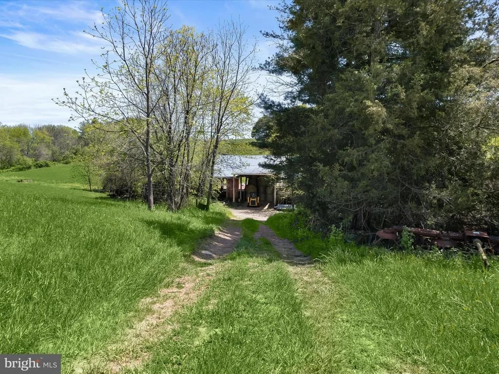 Photo of 932 OLD MANCHESTER ROAD