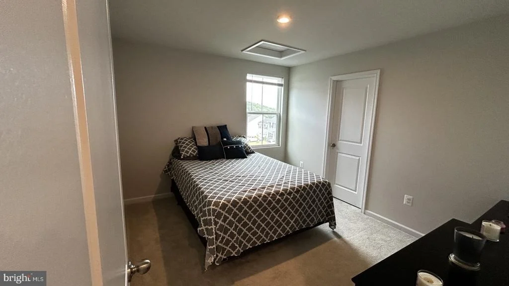 Photo of 840 WINGTIP WAY