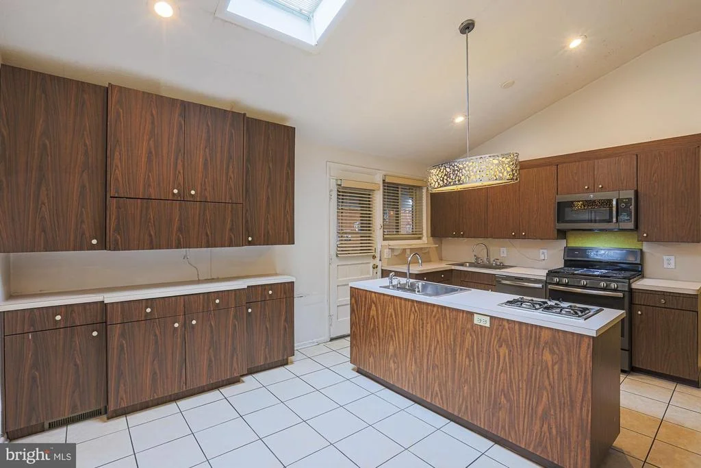 Photo of 5919 WINNER AVENUE