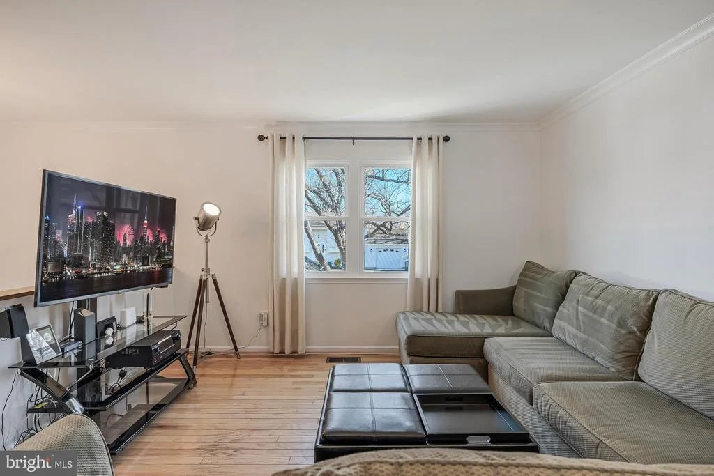 Photo of 1109 DEVON STREET