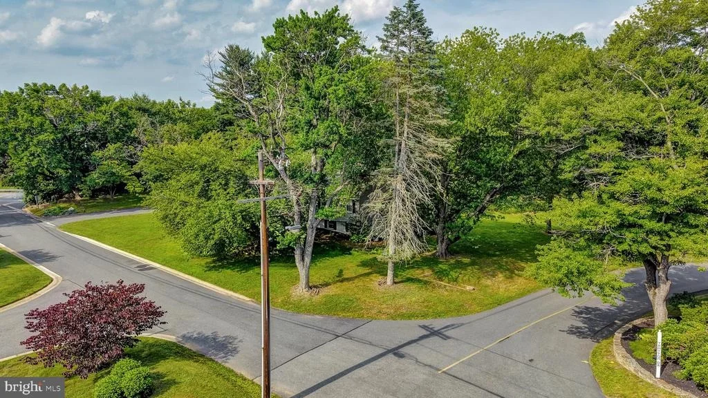 Photo of 102 MERIDEN DRIVE