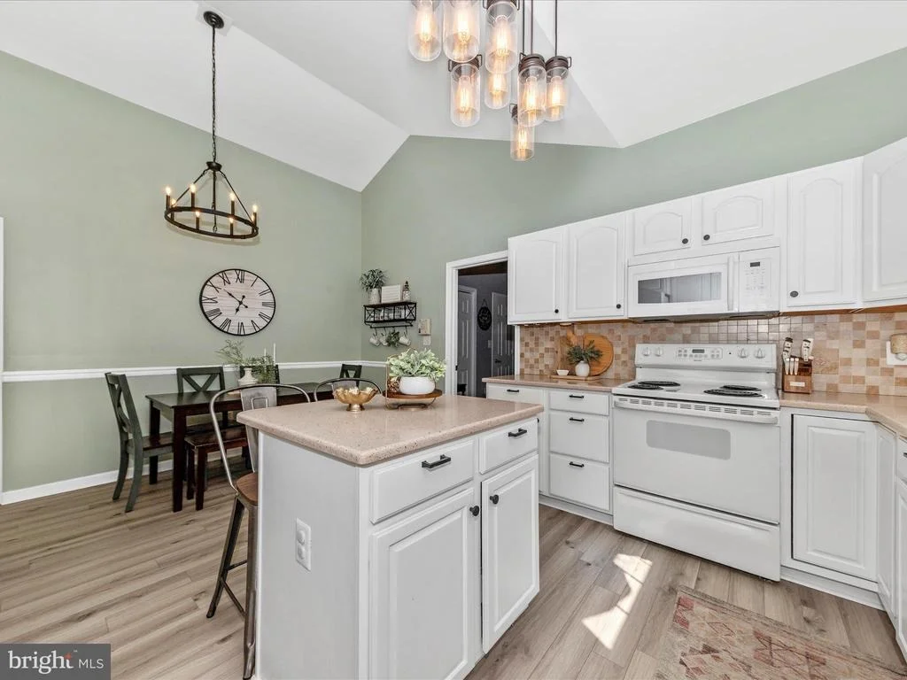 Photo of 84 GORDON DRIVE