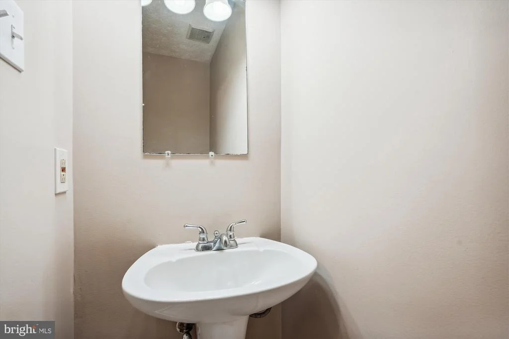 Photo of Unit 39 at 17013 MOSS SIDE LANE