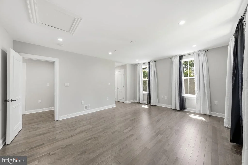 Photo of 1211 LINTON LANE