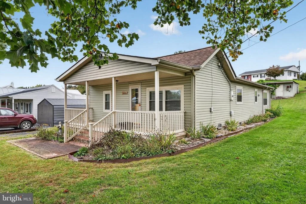 Photo of 6161 RANDALL STREET