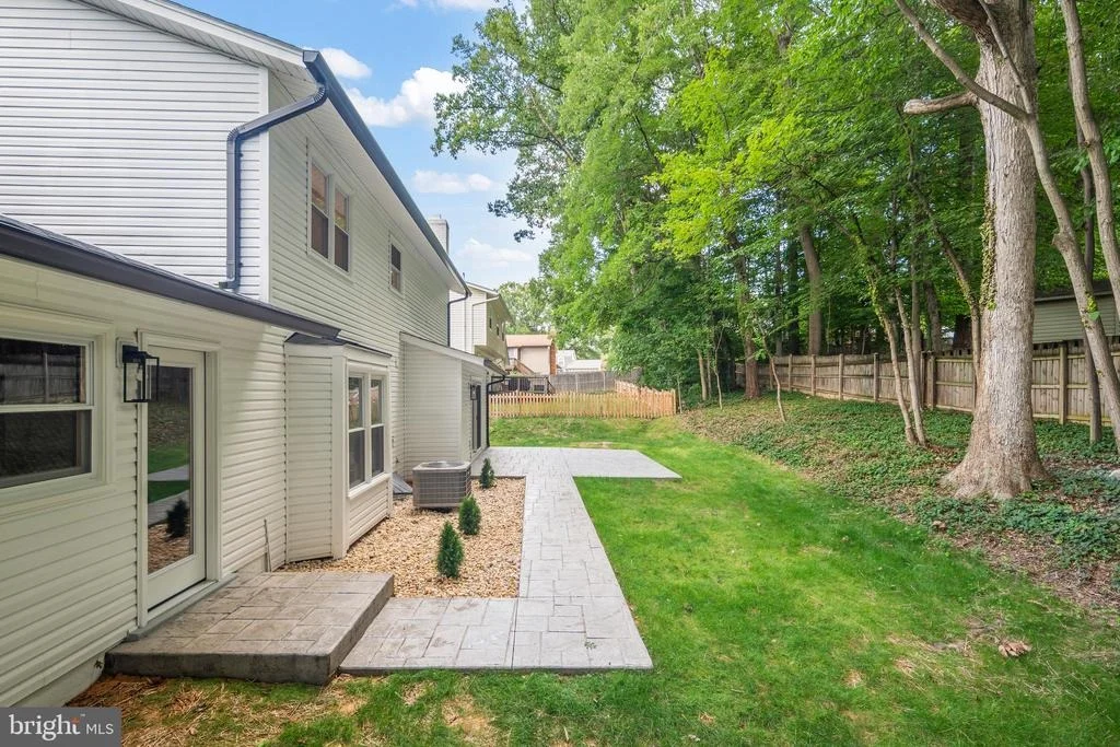 Photo of 9137 ROCKEFELLER LANE