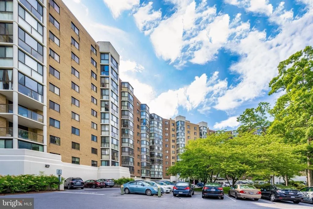 Photo of Unit 1104 at 15101 INTERLACHEN DRIVE