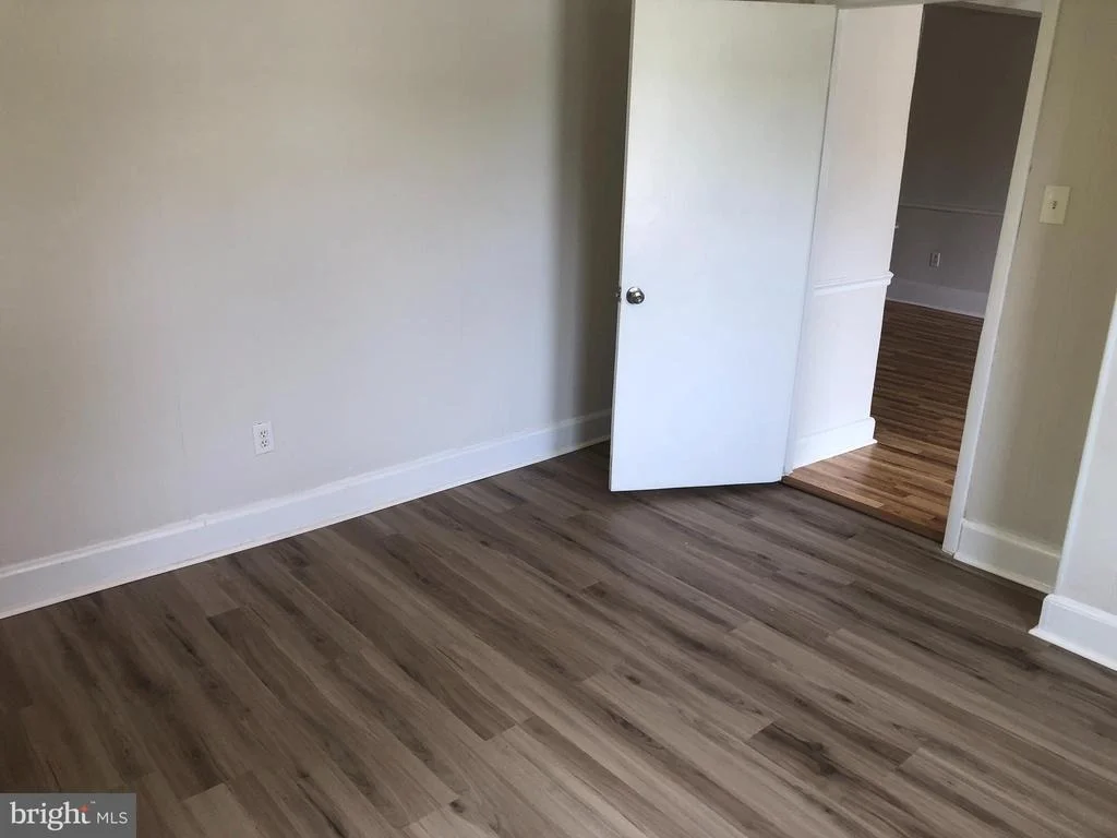 Photo of 516 MENTOR AVENUE