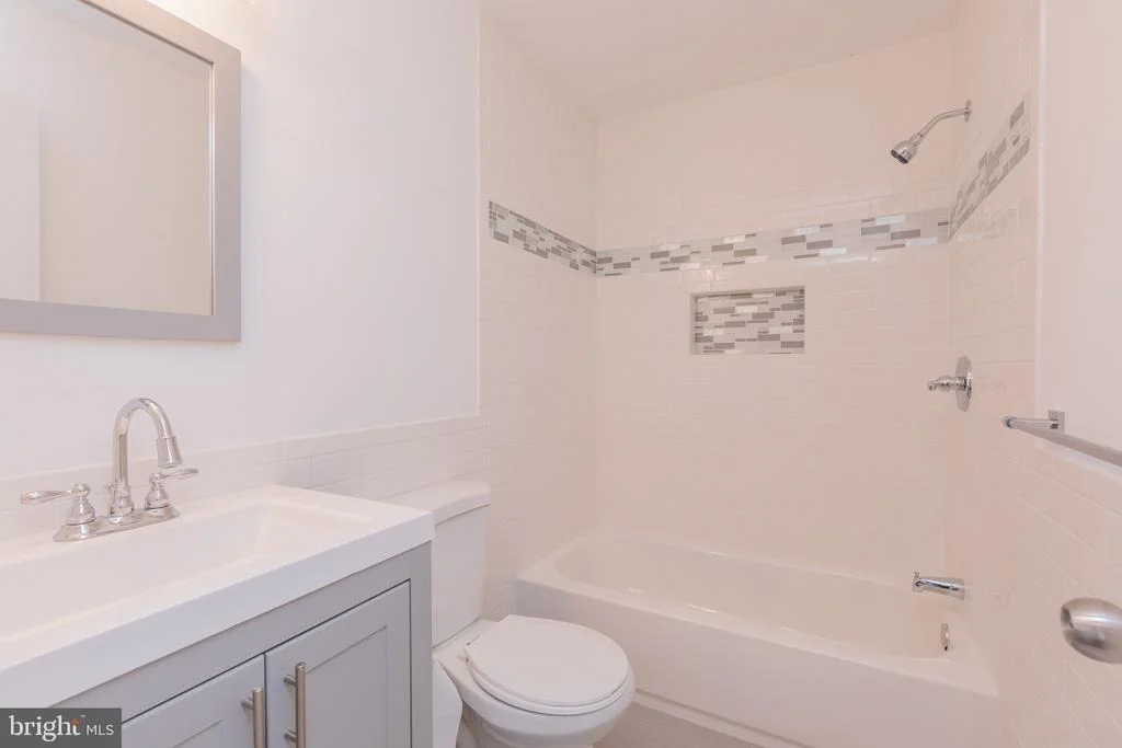 Photo of 2240 GREENVALLEY DRIVE