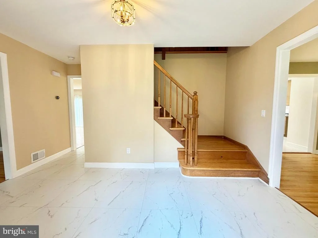 Photo of 8 EVANS DRIVE