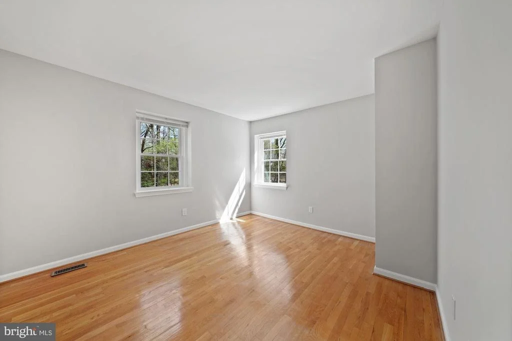 Photo of 1445 LAUREL HILL ROAD