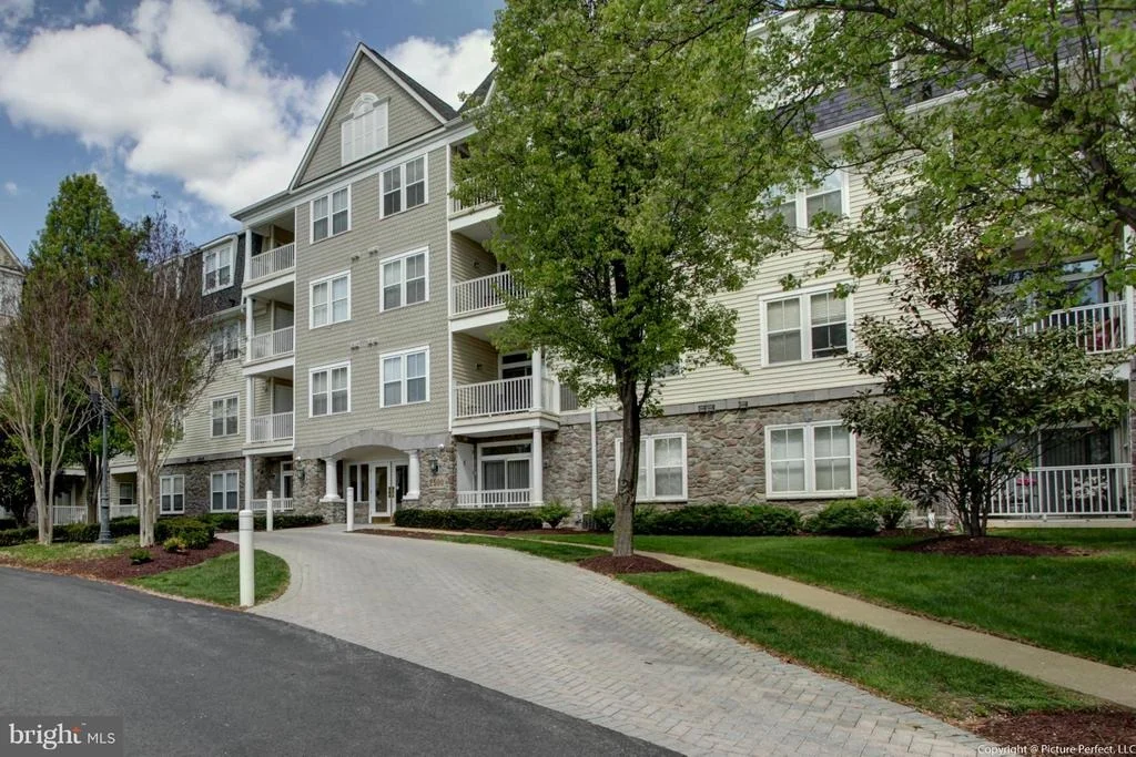 Photo of Unit 308 at 2500 WATERSIDE DRIVE