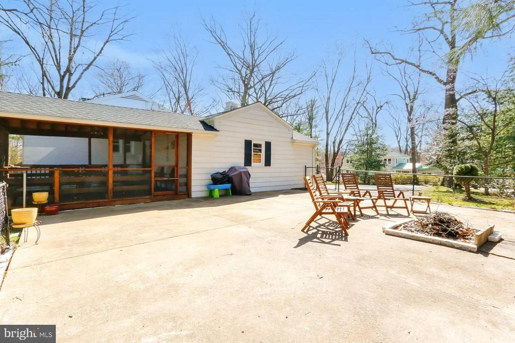 Photo of 4221 SAINT JEROME DRIVE