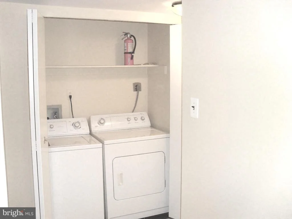 Photo of Unit C at 1659 PARKCREST CIRCLE