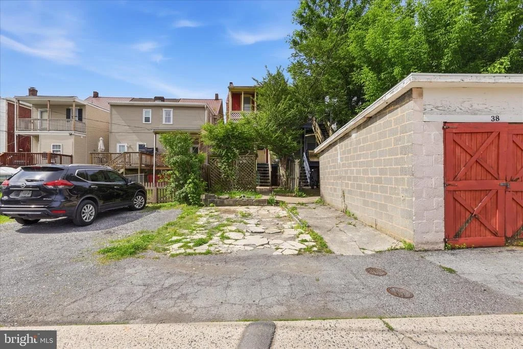 Photo of 40 FAIRGROUND AVENUE