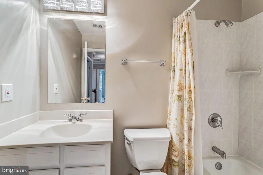 Photo of 5111 KING DAVID BOULEVARD