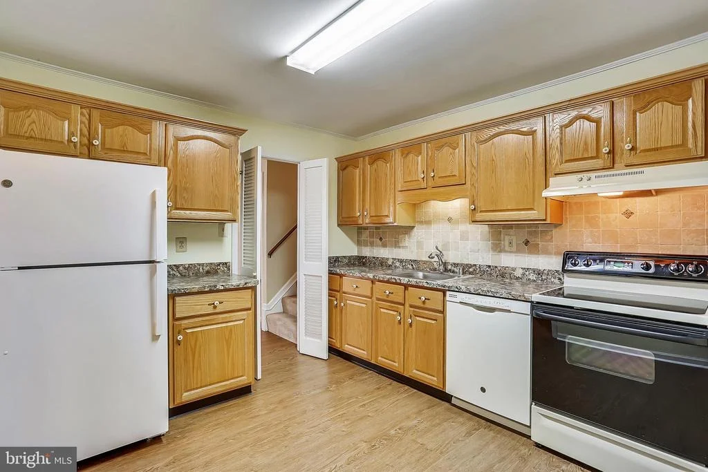 Photo of 9109 ROUNDLEAF WAY