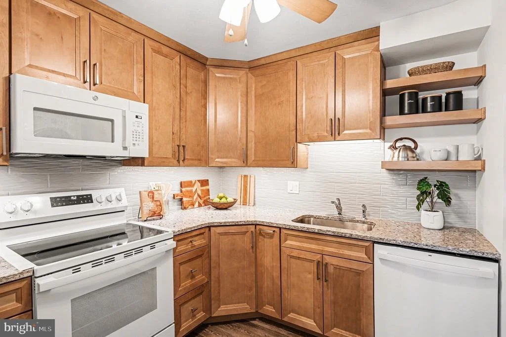 Photo of Unit 511 at 5903 MOUNT EAGLE DRIVE