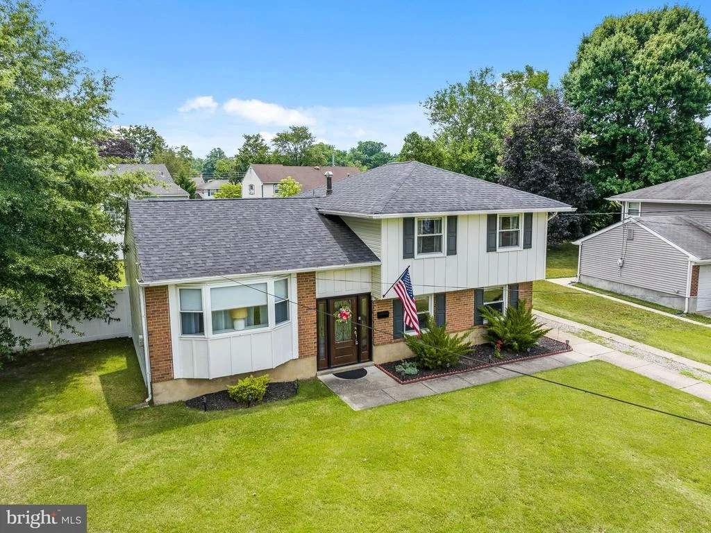 Photo of 52 LONGWOOD DRIVE