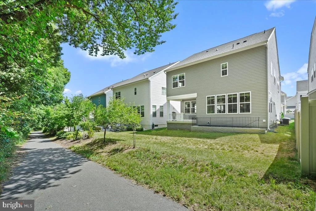Photo of 5211 CONTINENTAL DRIVE