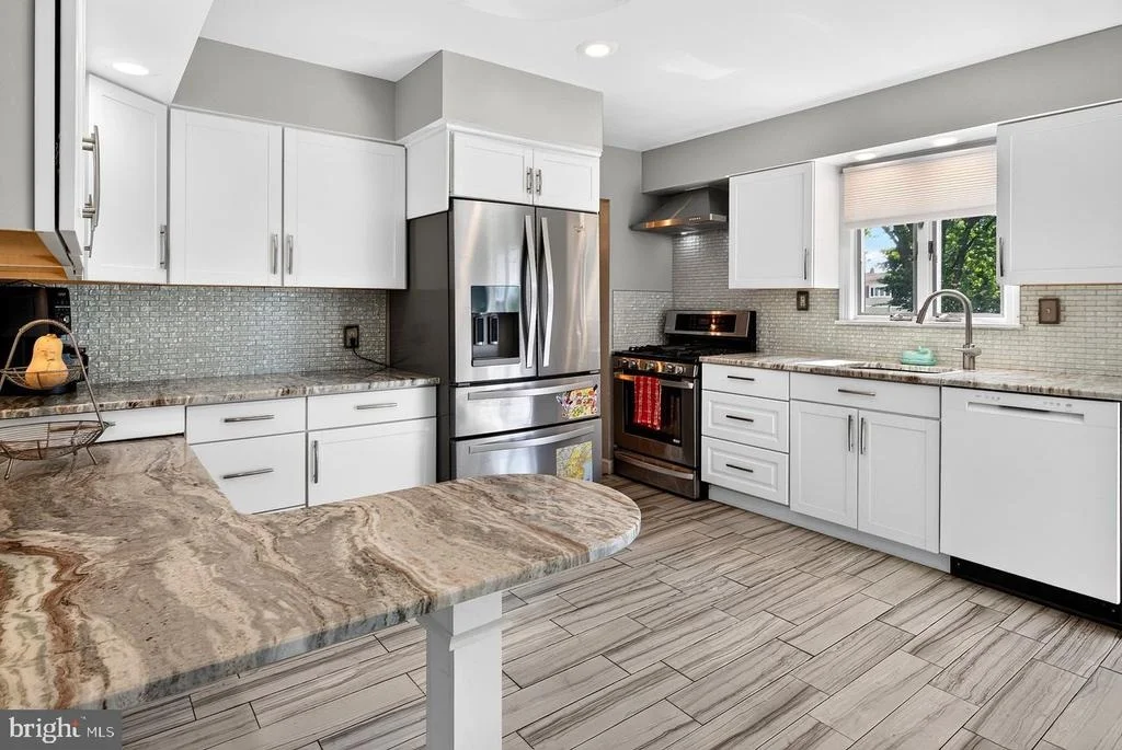 Photo of 717 DORIS TERRACE
