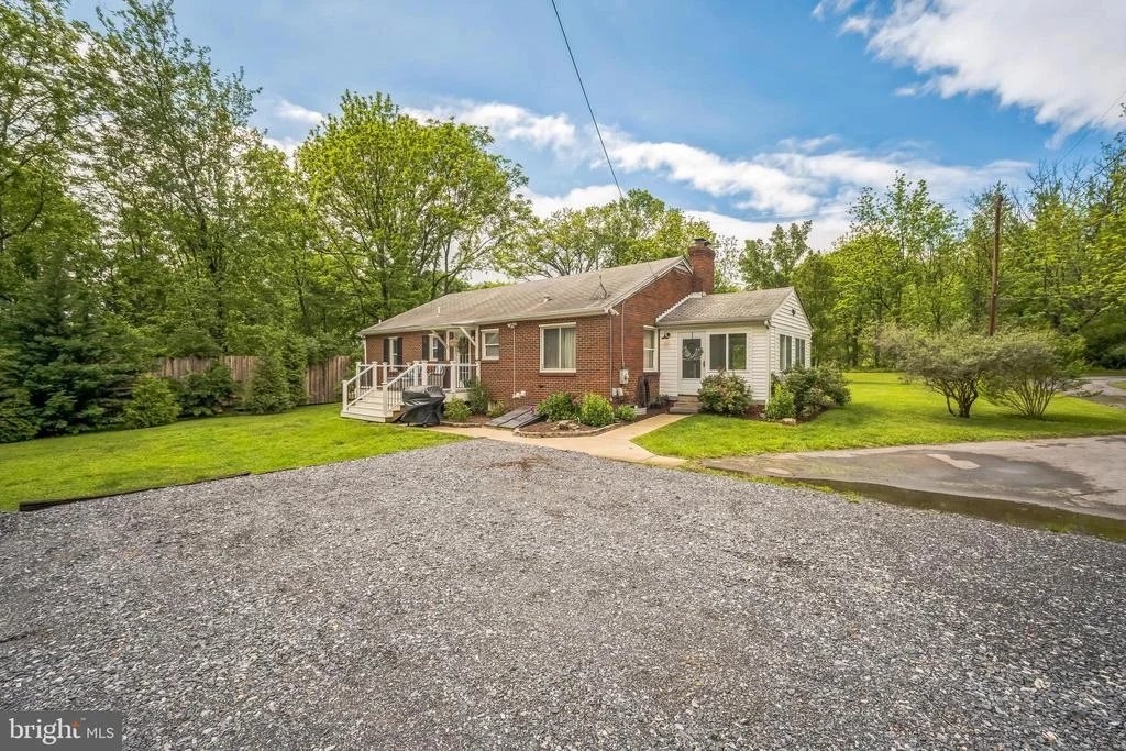 Photo of 6637 MOUNT PHILLIP ROAD