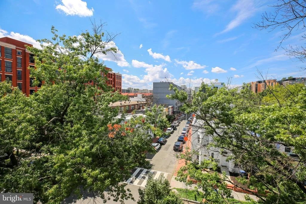 Photo of 915 3RD STREET NE
