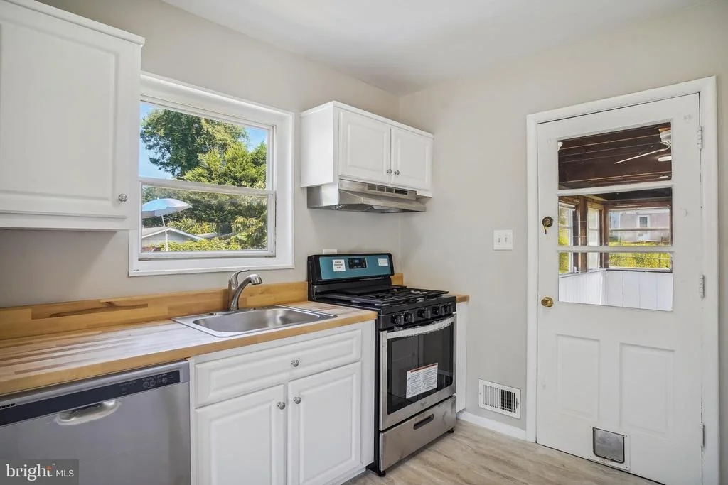Photo of 3944 WENDY LANE