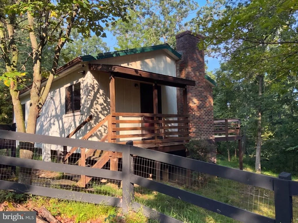 Photo of 816 HILLTOP LANE