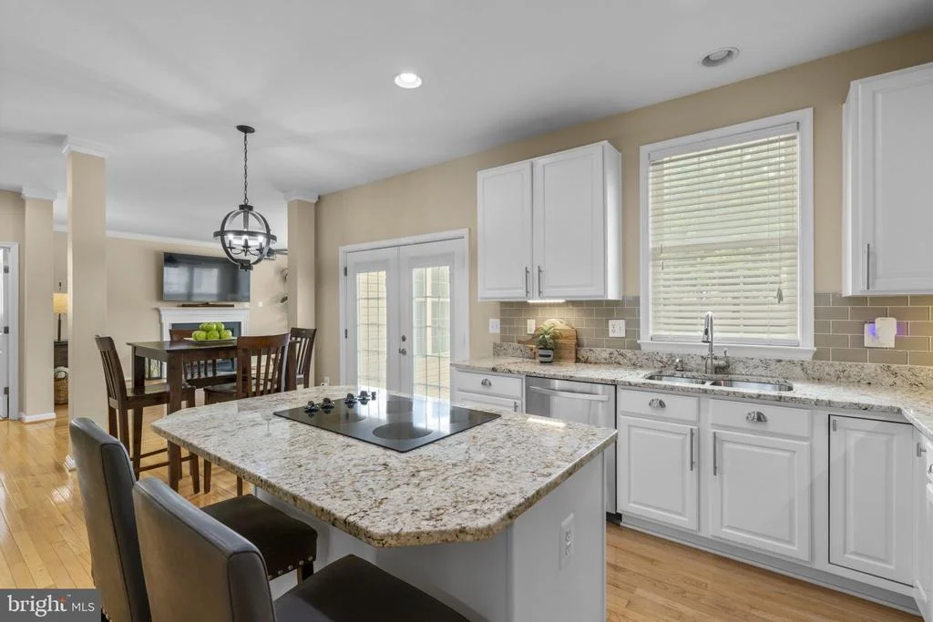 Photo of 439 UNIVERSITY DRIVE