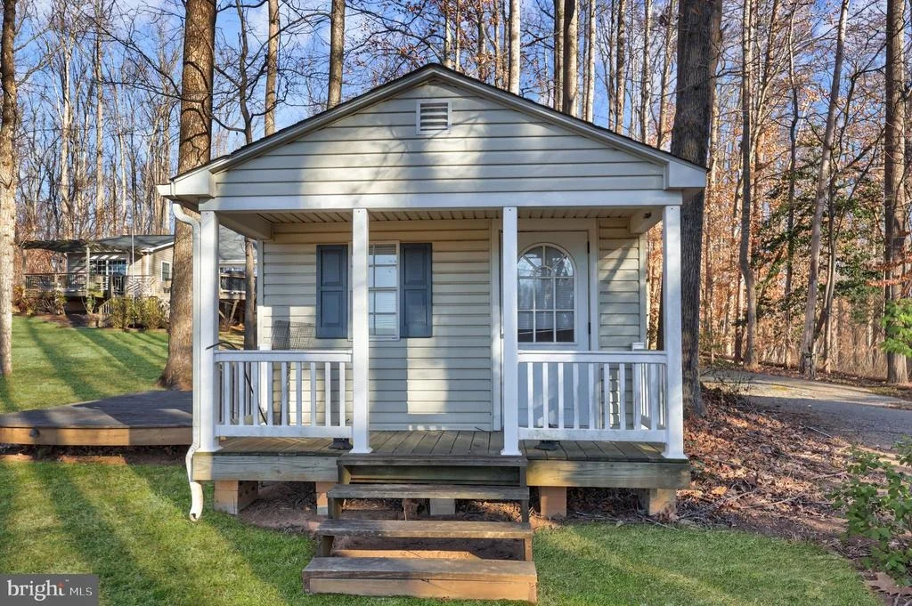 Photo of 11800 DUKES DRIVE