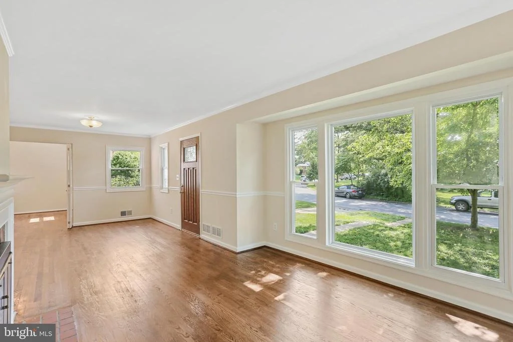 Photo of 1128 W NOLCREST DRIVE