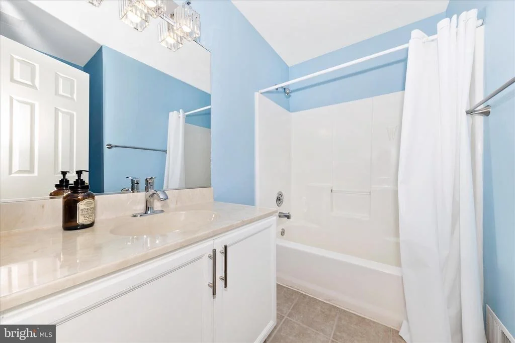 Photo of 2679 LESLIE ROAD